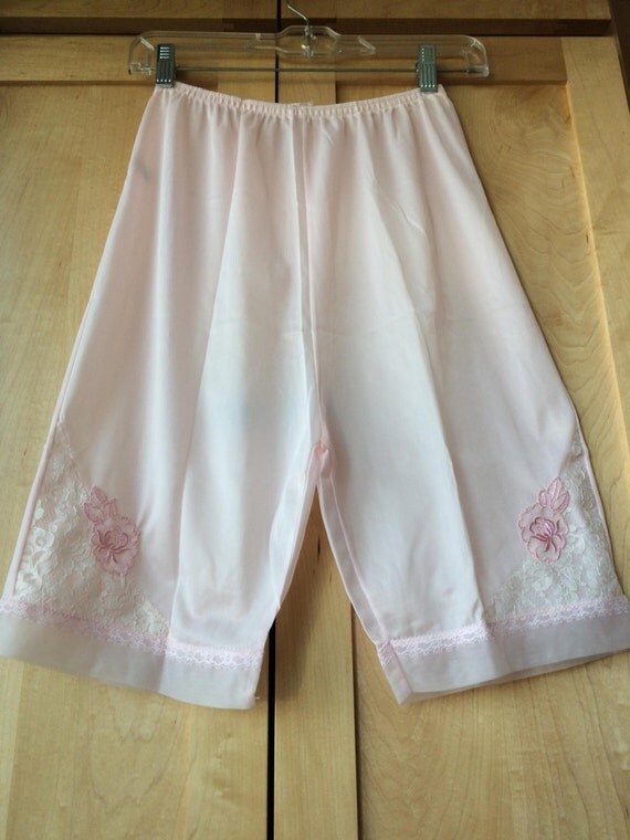 Pink Vintage Bloomers / Vintage Pantaloons w by fashionREdesign