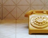 VINTAGEMANIA 1960s Vintage Telephone Charm Necklace