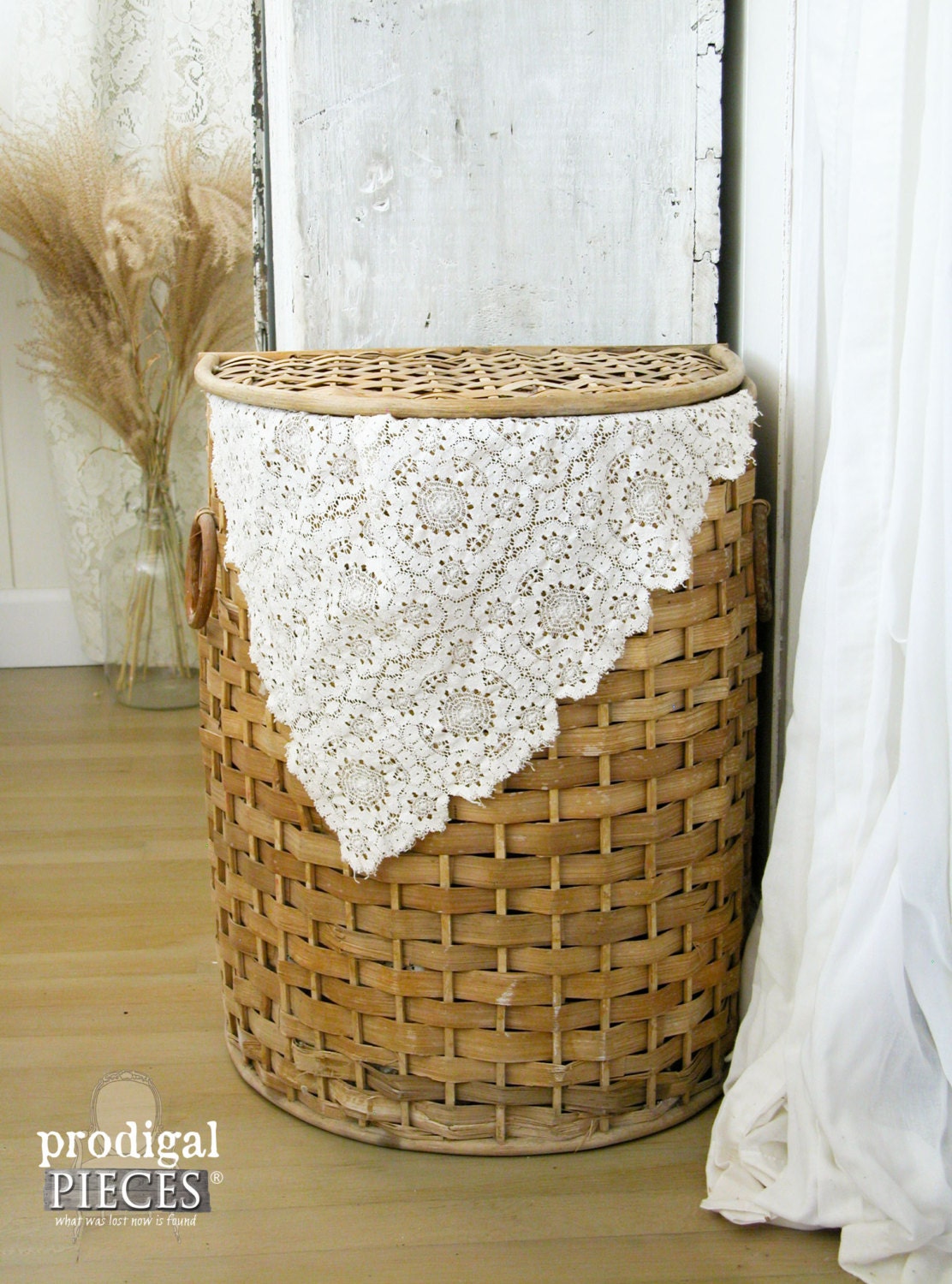 Large Vintage Farmhouse Woven Laundry Basket Hamper with