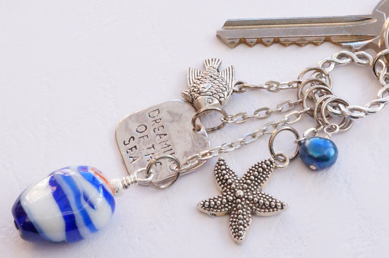 Beach keyring blue and white glass bead freshwater pearl
