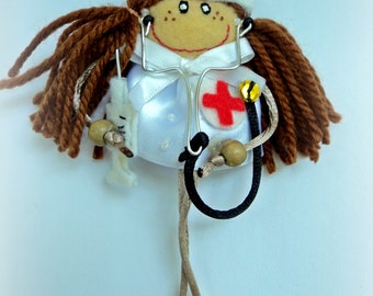nurse felt doll brooch, doctor cloth doll brooch, little felt cloth doll, custom cloth doll, brooch pins, felt nurse doll, handmade doll