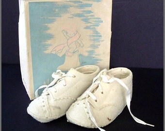 1940s Era Wool Felt Baby Shoes with Original Box - Size One Oxfords - Sweet Remembrance