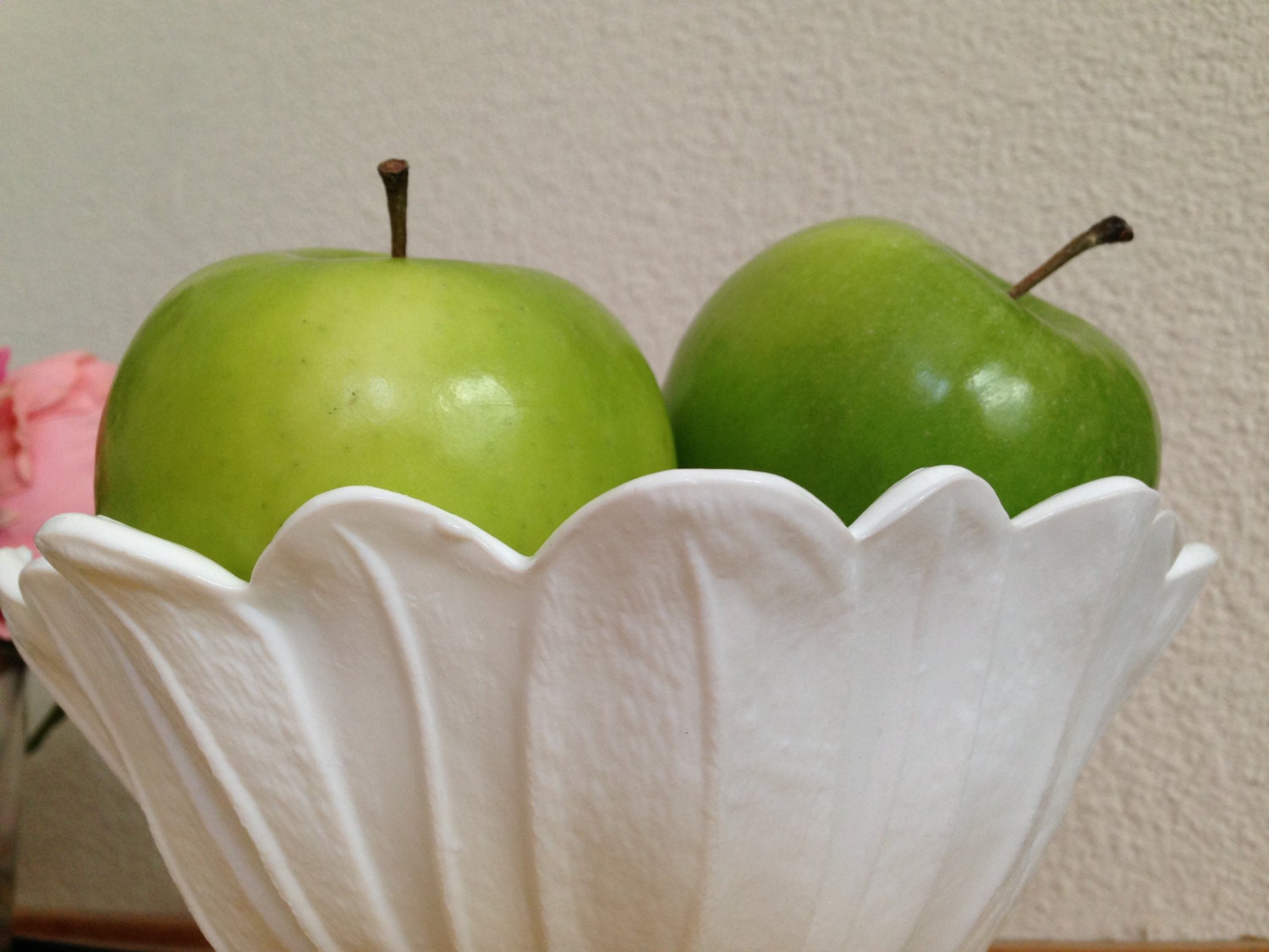 Milkglass Bowl / Vintage Flower Milk Glass Bowl / Fruit Bowl / Flower
