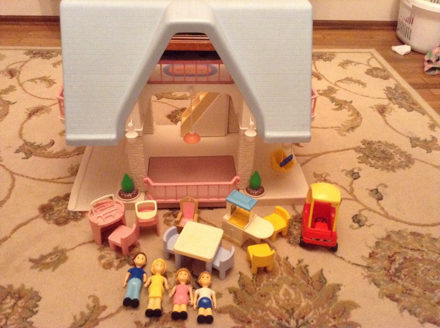 little tikes pink dollhouse with blue roof