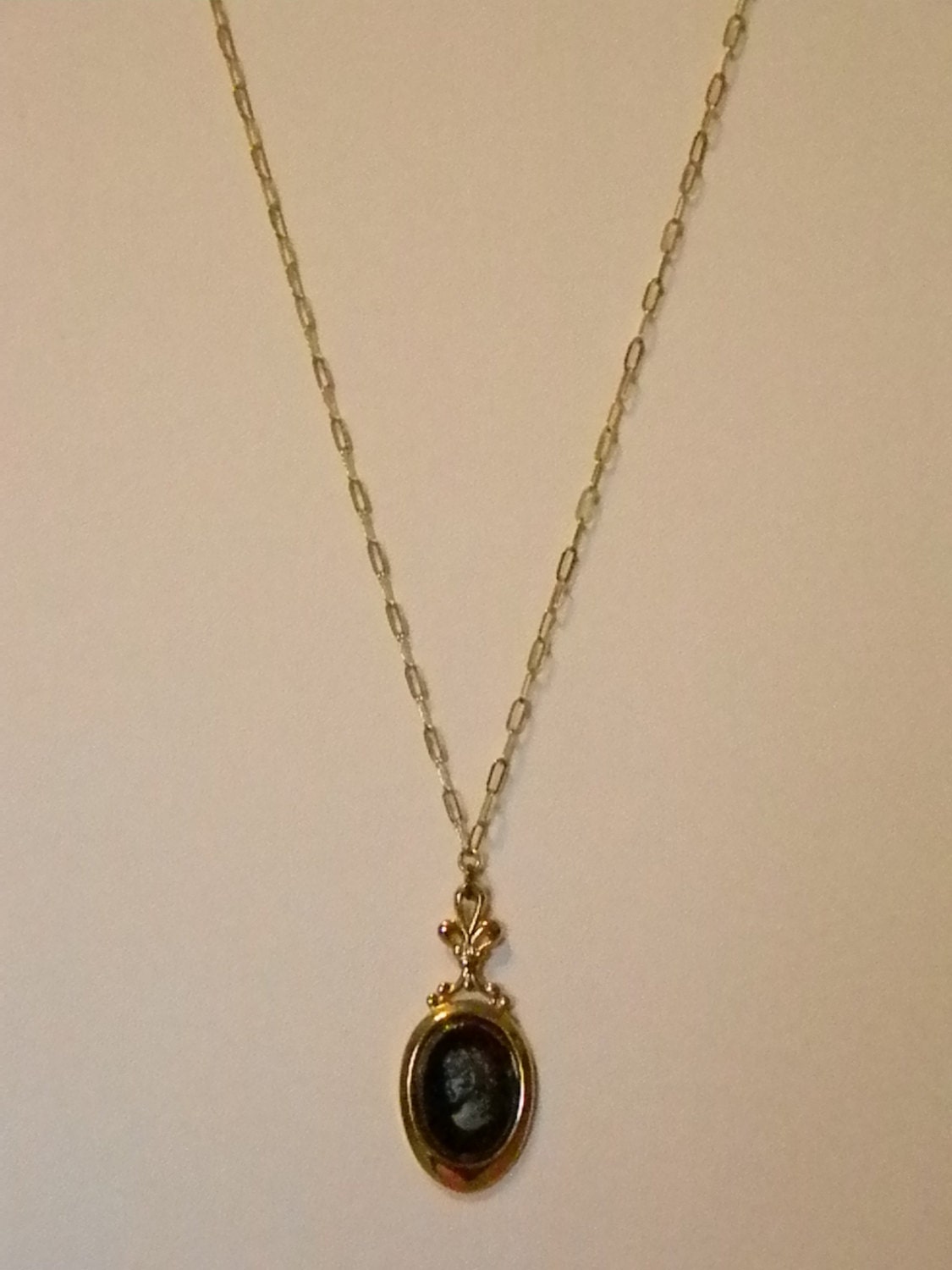 Vintage SARAH COVENTRY Gold Tone Cameo Hematite Necklace