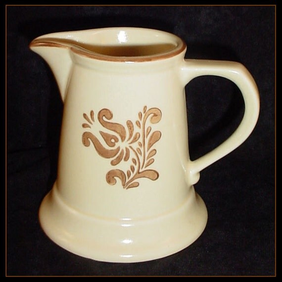 Pfaltzgraff USA 1970s Village Pattern Creamer