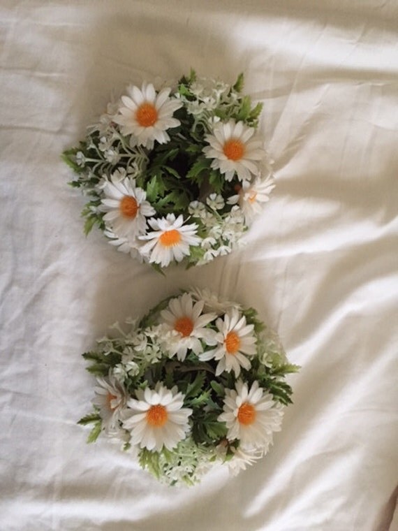 plastic daisy flower