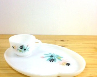 Vintage Floral Snack Set / Milk Glass Teacup and Saucer Set / Federal Glass Co / Atomic Leaf Print / Patio Snack Set / Snack Plate and Cup