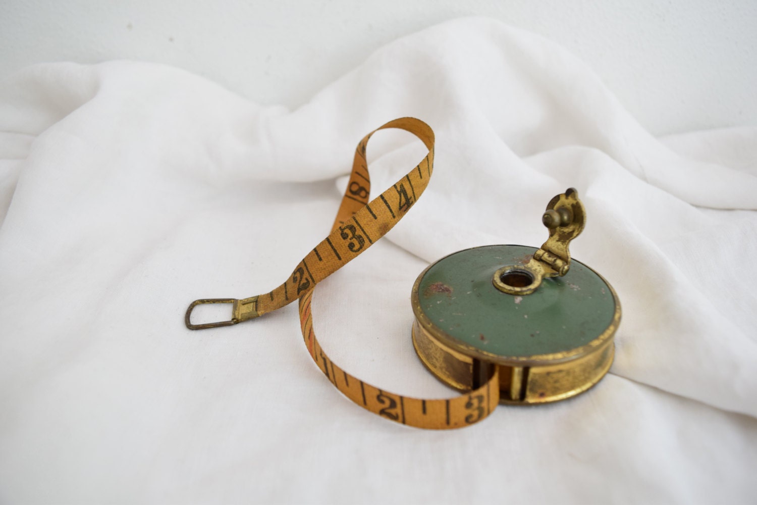 Vintage Wind Up Cloth Tape Measure Sewing Ephemera Cloth