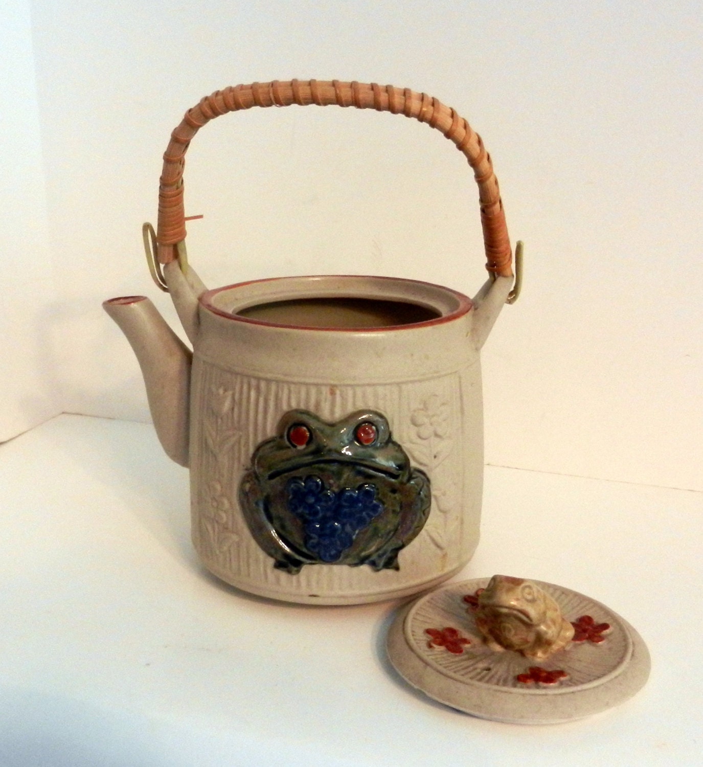 Vintage Japanese Clay Teapot with Frog Finial