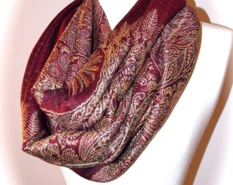 Pashmina paisley infinity scarf/Christmas scarf/dark red scarf