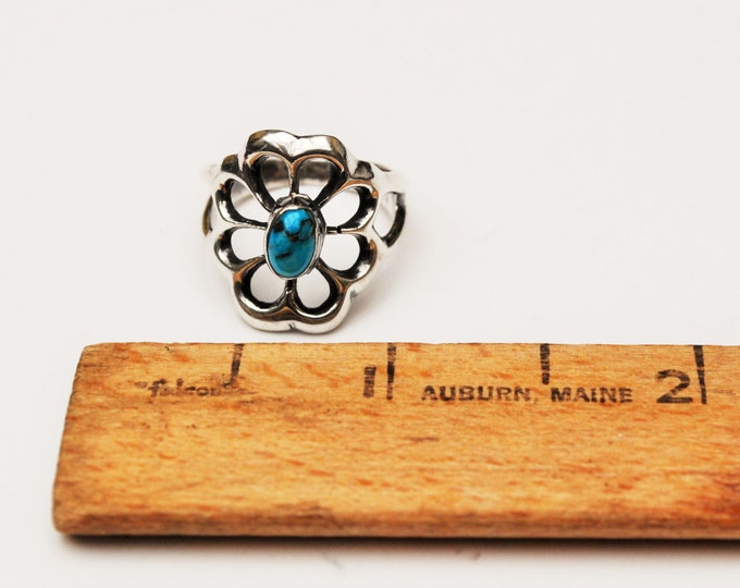 Sterling Ring Turquoise Flower - Sterling silver filigree - Ring size 5 - old pawn