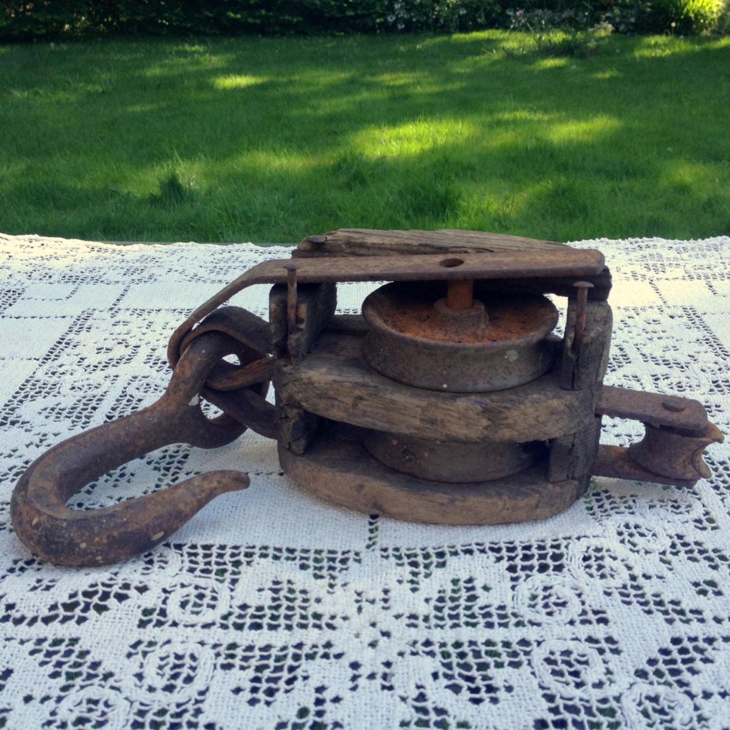Antique Farm Pulley / Primitive Wood & Metal Pulley / Antique