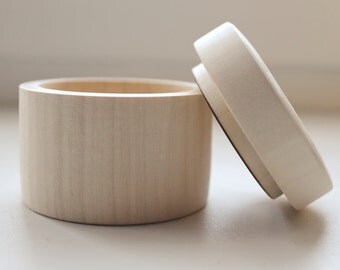 Round unfinished wooden box - with cover - natural, eco friendly - 60 mm diameter