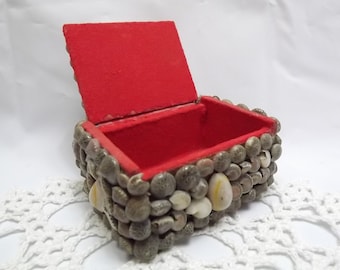 Vintage Sea Shell Trinket Box for that Really Special Something!
