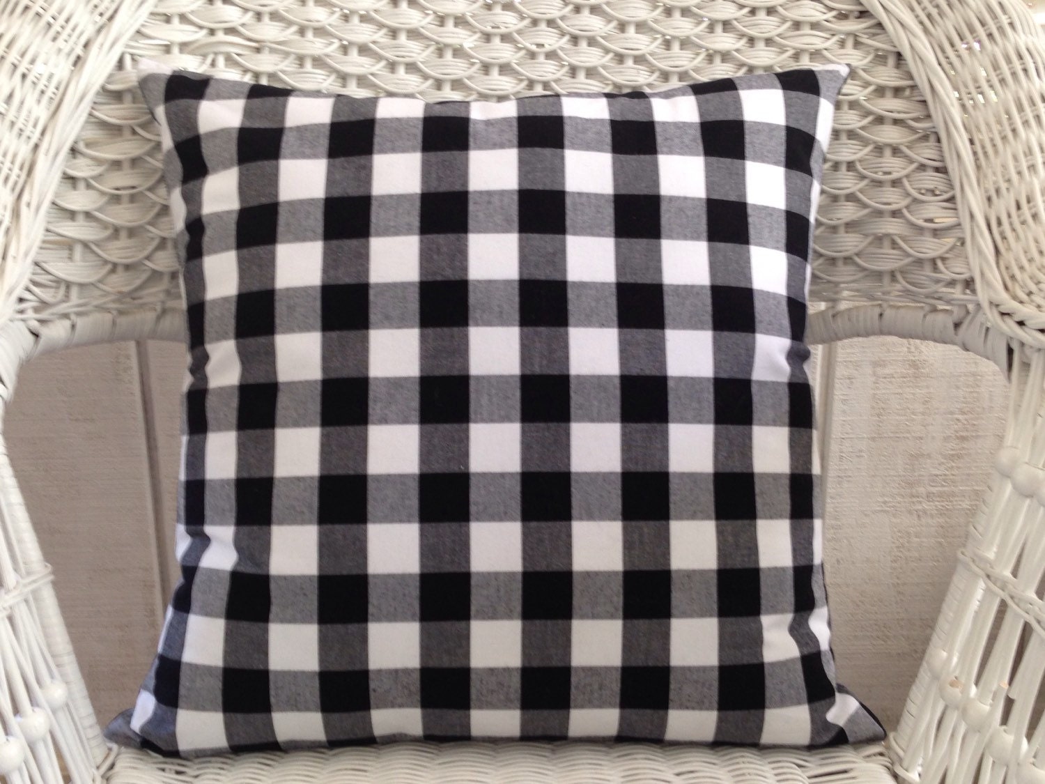Checked pillow cover 1 / navy blue red black