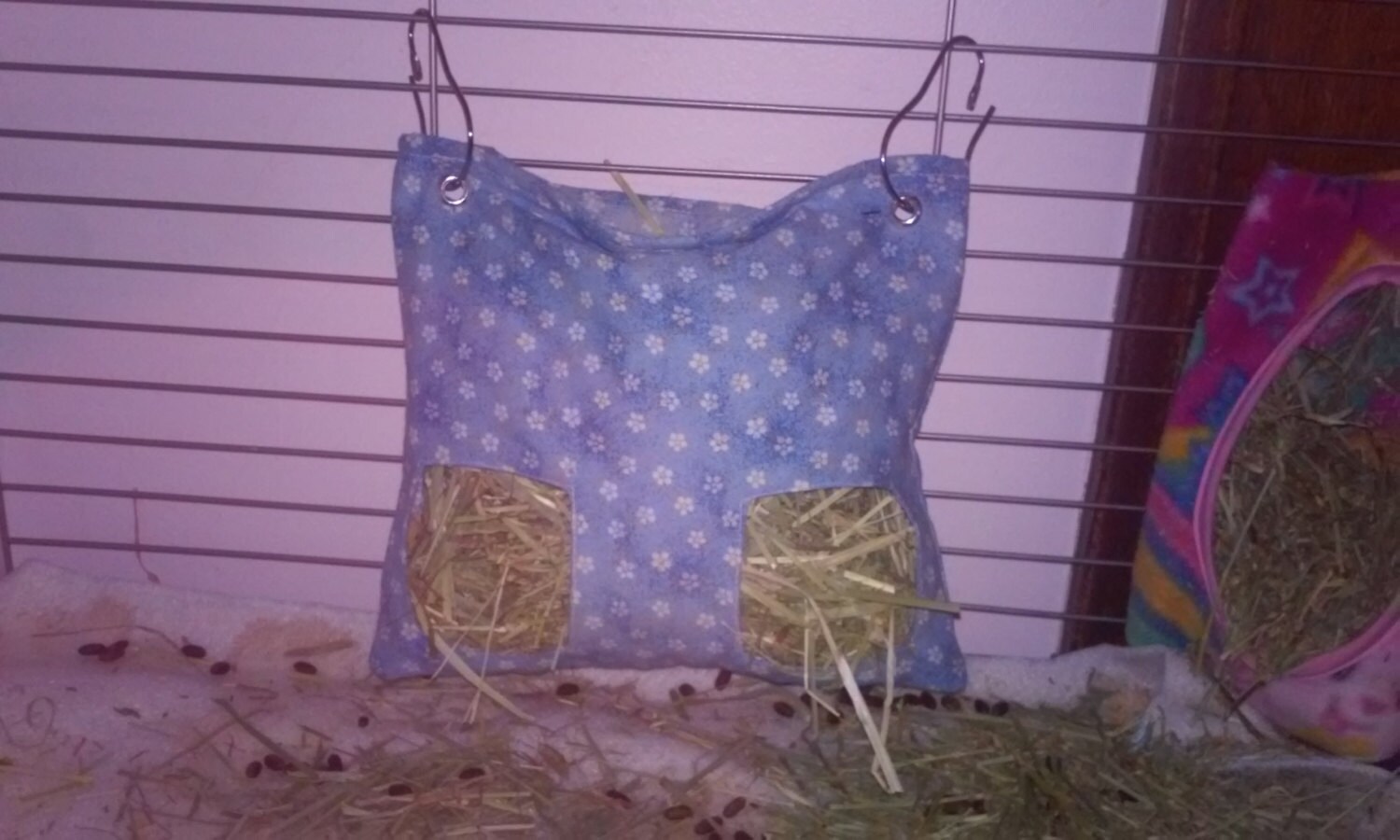 Hay Feeder Bag for Guinea Pigs or Rabbits