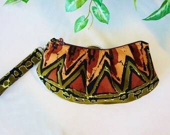 SALE! Pleated Wristlet, Clutch Purse, Zipper Pouch, Aztec Print Fabric