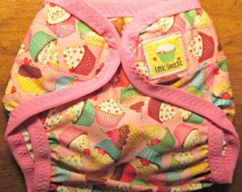 Diaper Cover, Babyville Boutique, precious "Cupcakes" pattern
