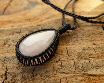 Rose Quartz Necklace / Macramé Necklace / Pink Stone Pendant