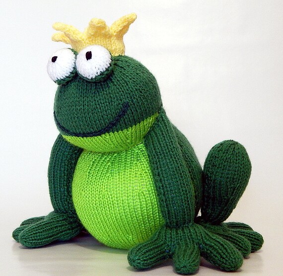 knitted frog plush