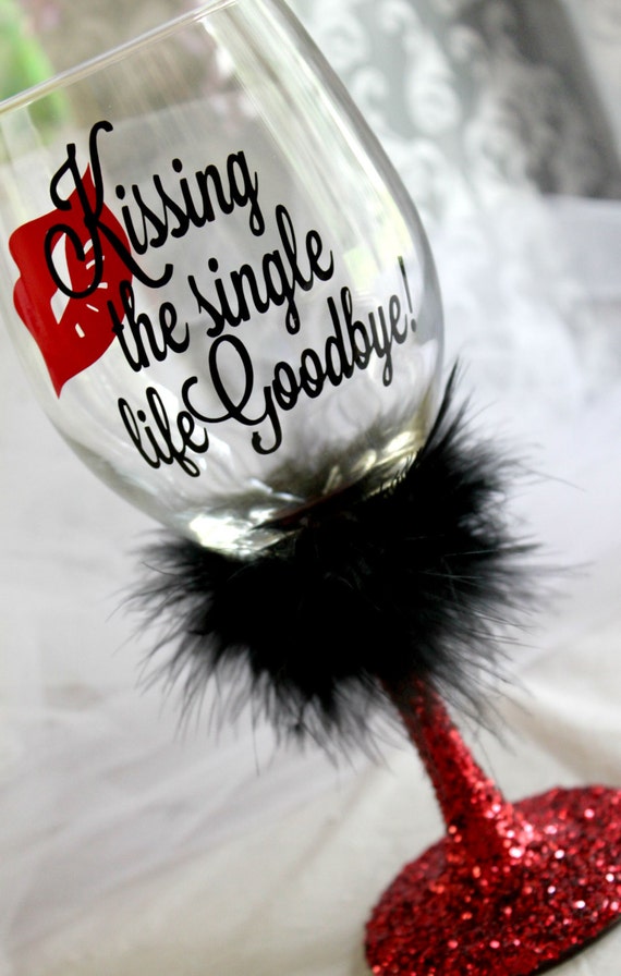 kissing the single life wine glass