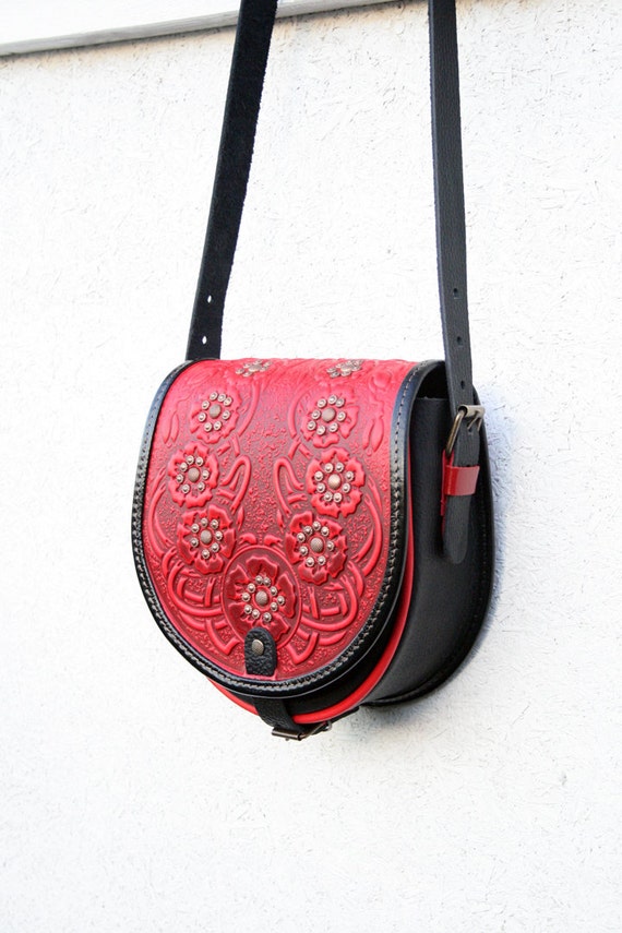 black purse red lining