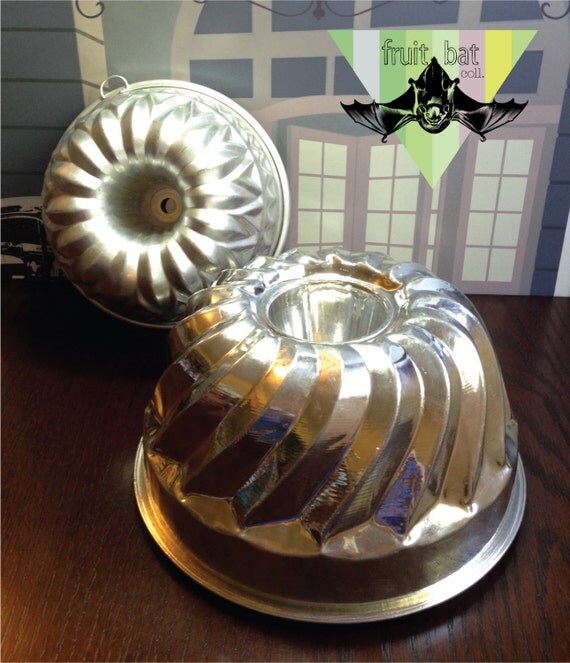 Antique Pair Bundt Cake Metal Baking Mold by FruitbatCollections