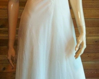 Vintage Lingerie 1950s EYEFUL by the FLAUMS Off White Sz 30 Chiffon Nightgown