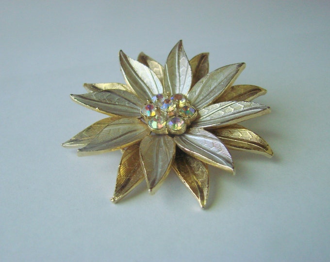 Aurora Borealis Rhinestone Floral Enamel Brooch / Chrysanthemum / 60s Vintage / Jewelry / Jewellery