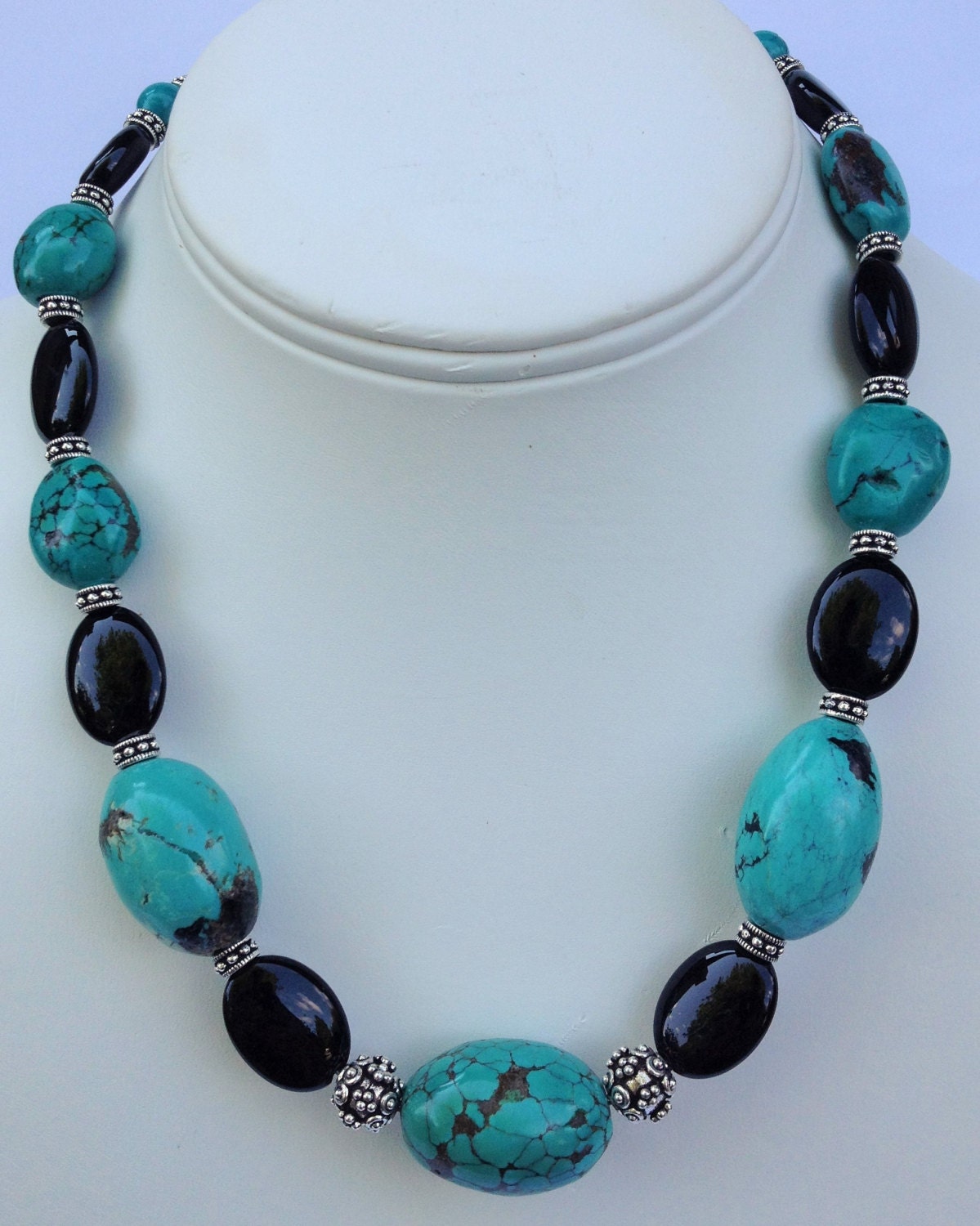 Turquoise and onyx beaded necklace