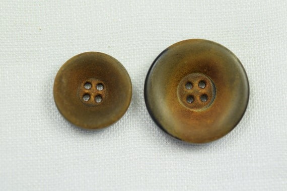 Light brown horn button