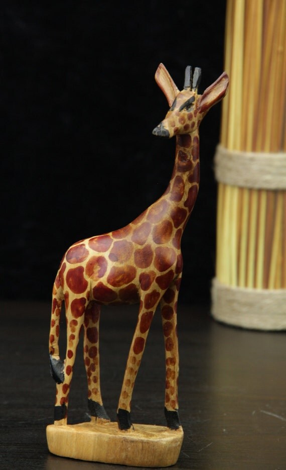 giraffe wood sculpture