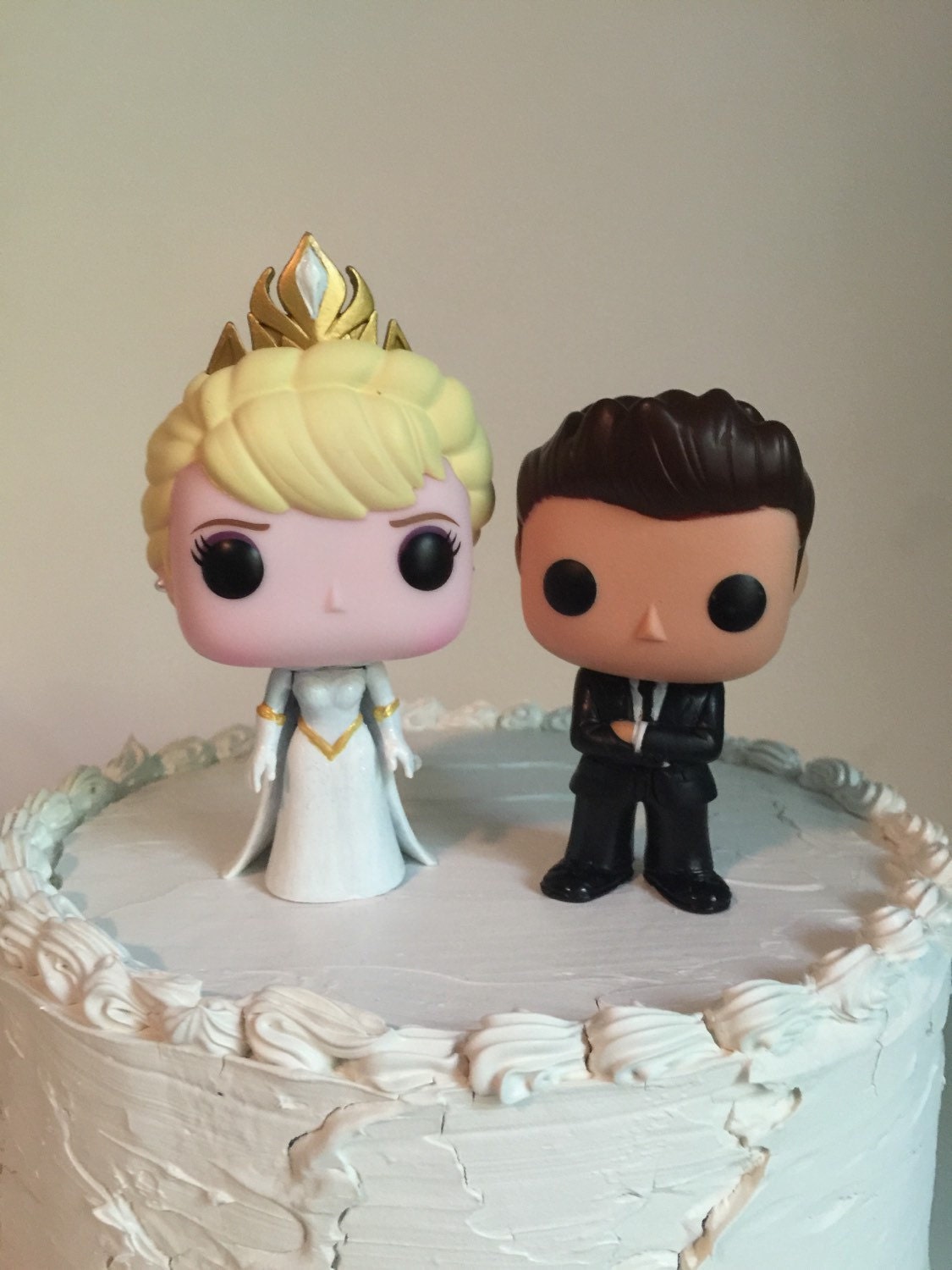 funko pop l with cake