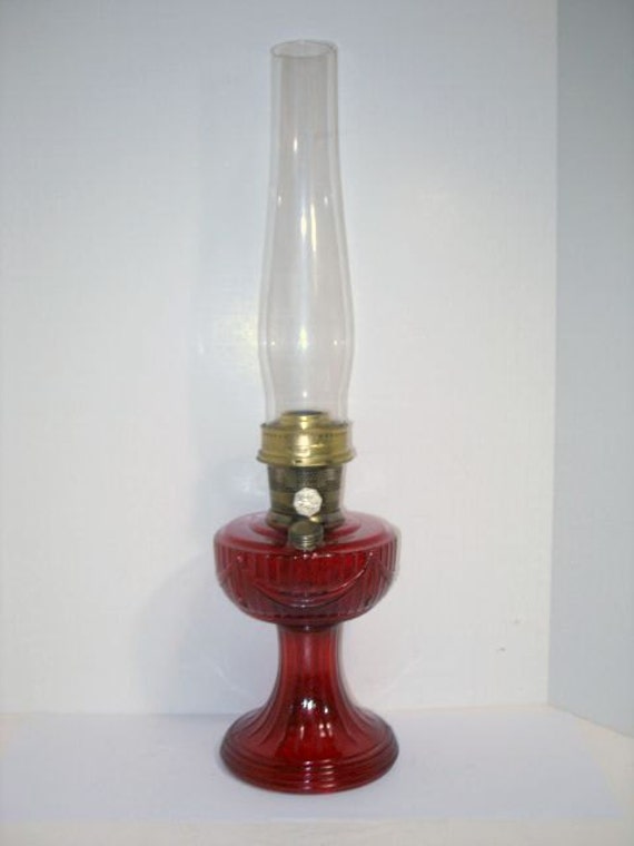 Red Aladdin Lamp Lincoln Drape Tall 1979 Oil Lamp 23