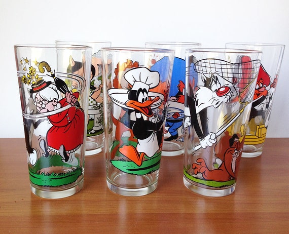 Vintage Set of Five Warner Bros. Glassware Juice by boygirltees