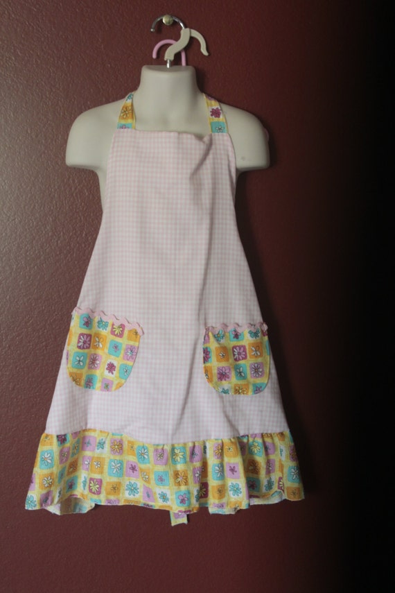 Items similar to Girls Apron on Etsy