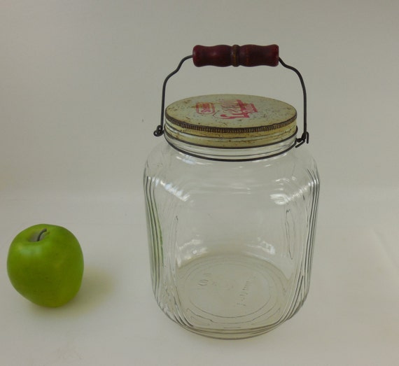 Duraglas 1 Gal. Glass Jar Bail Wood Handle Shedd's