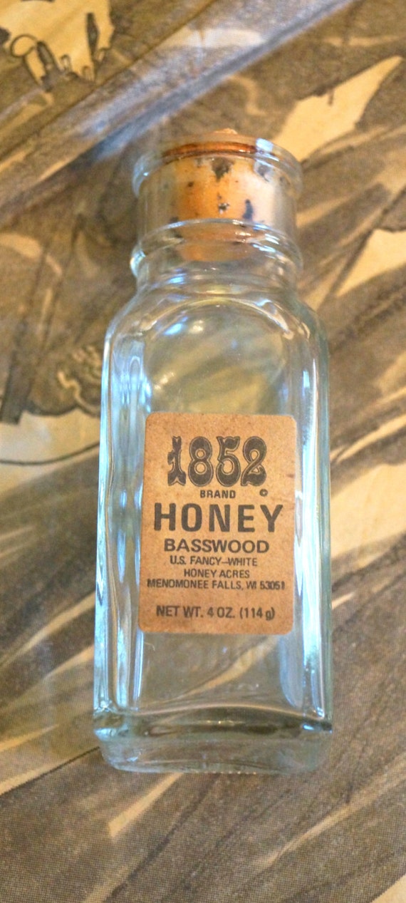 1852 Brand Vintage Honey Jar Brasswood