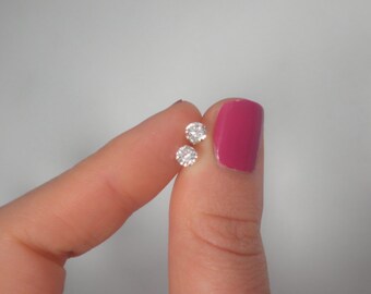 Cubic Zirconia Stud Earrings 925 Sterling Silver CZ 4mm Clear CZ Earrings. Silver Studs Posts Earrings. Crystal Silver Earnings studs