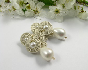 Ivory white pearl dangle soutache earrings hochzeit ohrringe, boucles d'oreilles mariage, pendientes de boda. bridal earrigns wedding earing