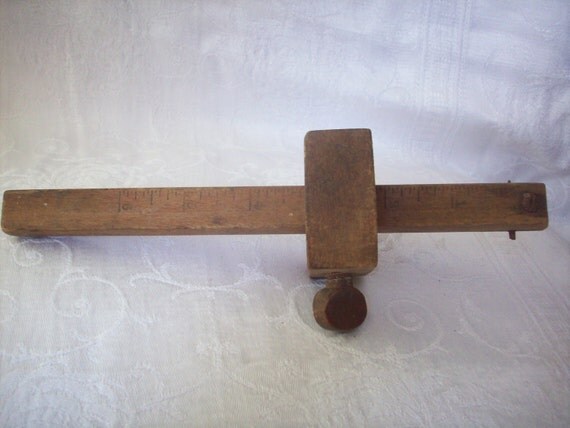 Vintage Wooden Marking Gauge Primitive Measuring Tool