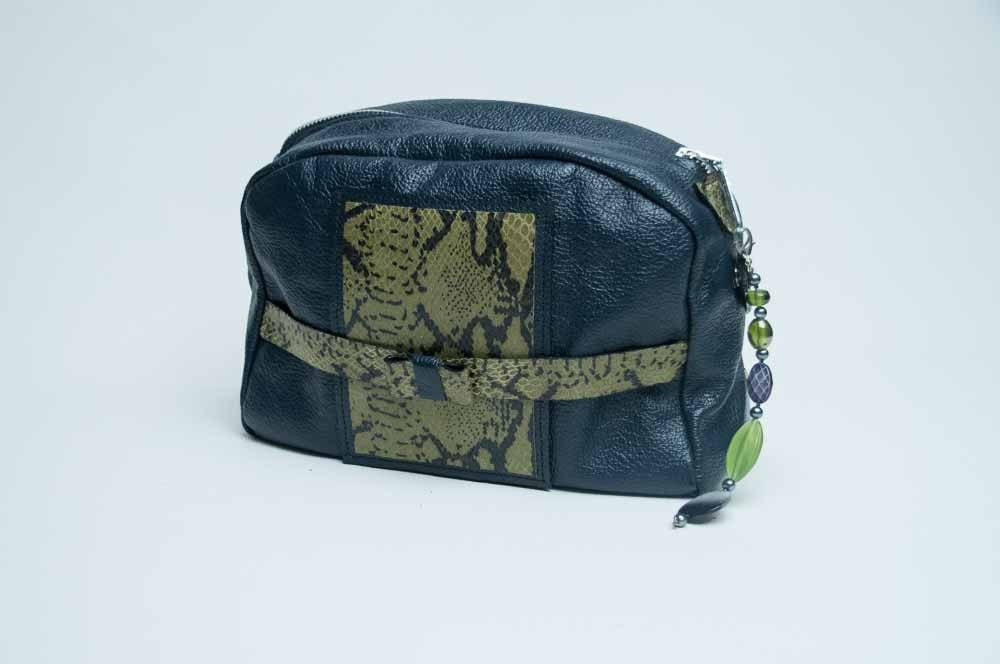 Dark gray and green leather handbag. Handmade by Estelinhadesign