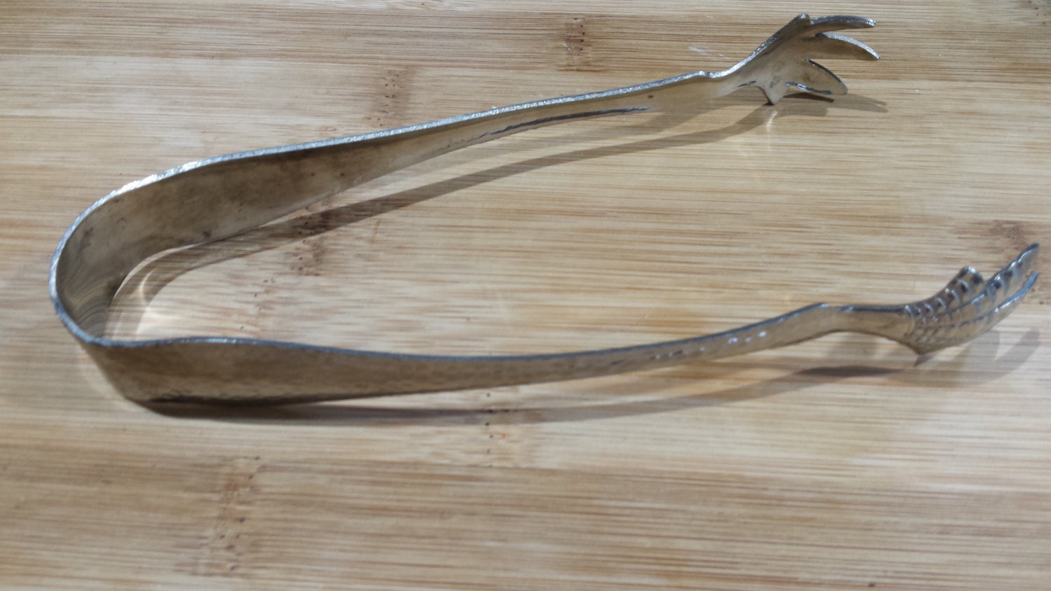 Vintage Silver Plated Hammered Pattern Claw Ice/Sugar Serving Tongs/Bar ...