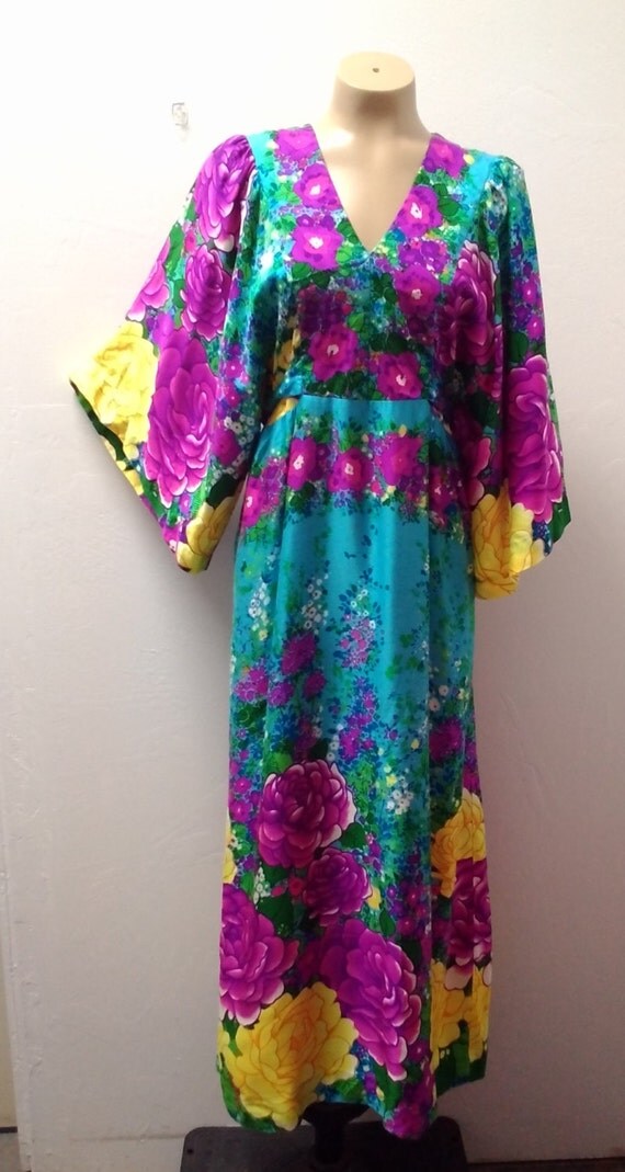  1960s Hilo Hattie Fashions by Evelyn Margolis Kaftan Style 