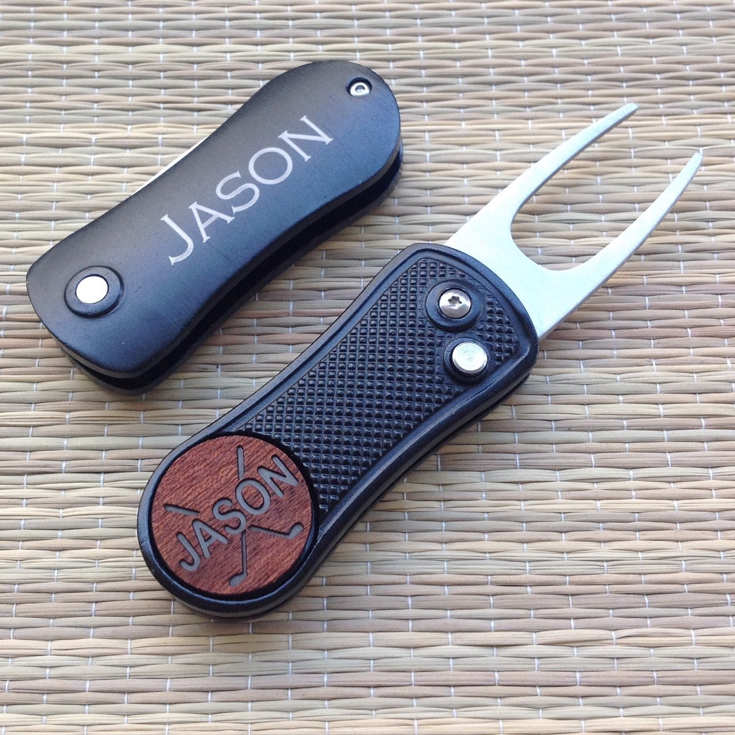 Groomsmen Gift Divot Tool & Personalized Engraved Golf Ball