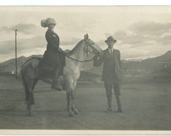Antique Snapshot Photo: "Mo & Our Horse, October 1913" (58397)