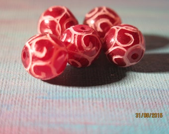 Red Hand Carved Glass Beads 13mm Rounds