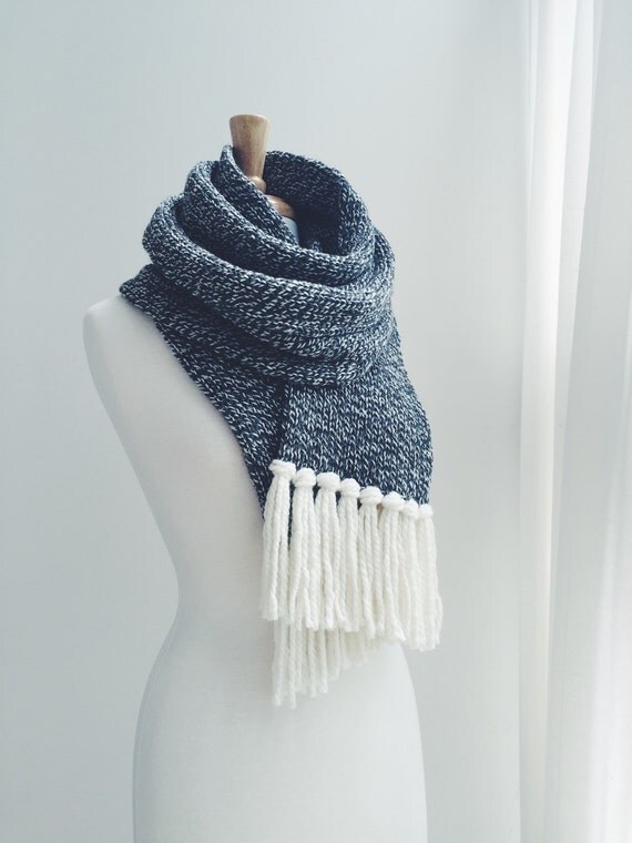 Arrives by CHRISTMAS Knit Tassel Scarf // Wool