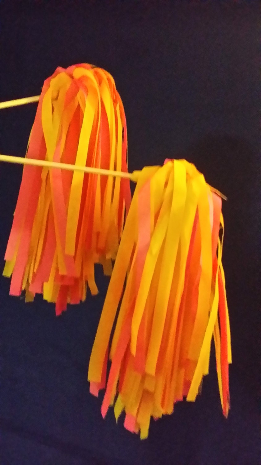 1.00 Each 25 Cheerleader Shaker Pom Poms Tennessee Vols